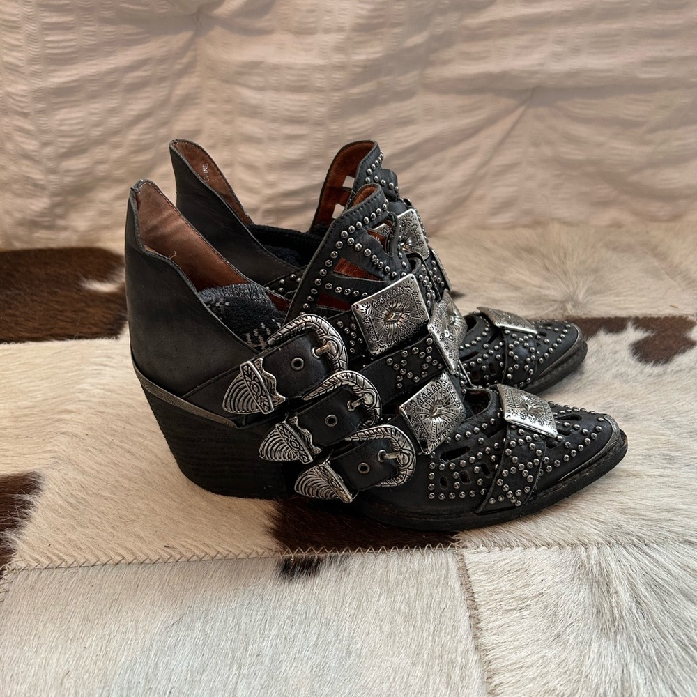 Jeffrey Campbell Wycliff 2 booties